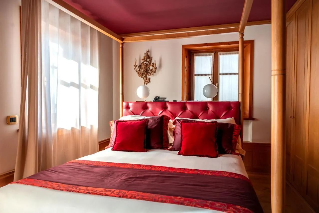 קורטינה ד'אמפזו Ambra Cortina Luxury&Fashion Hotel  קורטינה ד'אמפזו