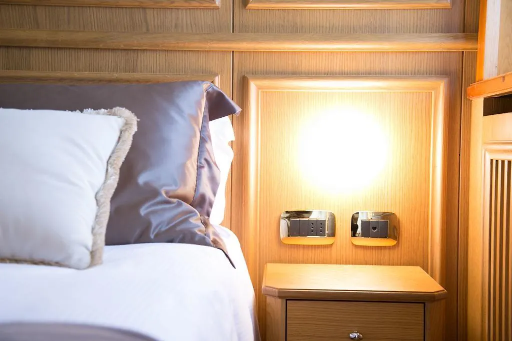 ****  קורטינה ד'אמפזו Ambra Cortina Luxury&Fashion Hotel איטליה