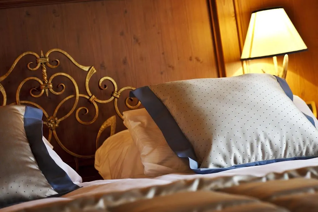 Ambra Cortina Luxury&Fashion Hotel Cortina dʼAmpezzo