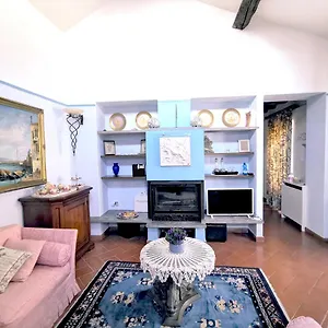 https://splendid-penthouse-in-the-heart-of-milan.it-lombardy.com