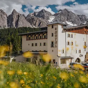 מלון Passo Tre Croci Cortina, קורטינה ד'אמפזו